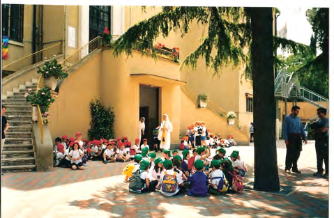 I ISTITUTO SCOLASTICO PARITARIO CATERINA CITTADINI In viaggio per crescere insieme C era una volta una bambina che non voleva andare a scuola e allora una mattina la scuola andò dalla bambina, la