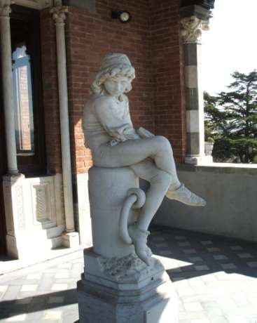 Spunto dell attività la presenza del monumento a Cristoforo Colombo presso il Castello D