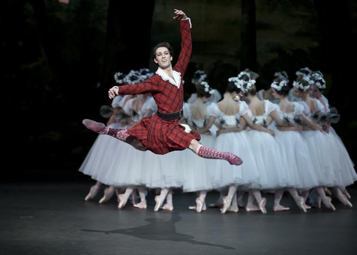 Bolshoi Ballet, versione presentata per la prima volta nel 2008 Coreografia: August Bournonville.