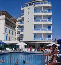 28 HOTEL HERON Lido di Jesolo (VE) - Piazza Marina 21/05-28/05 7 525 340 16/07-20/07 4 360 280 21/05-25/05 4 300 225 20/07-23/07 3 270 215 25/05-28/05 3 225 175 23/07-30/07 7 630 425 28/05-04/06 7