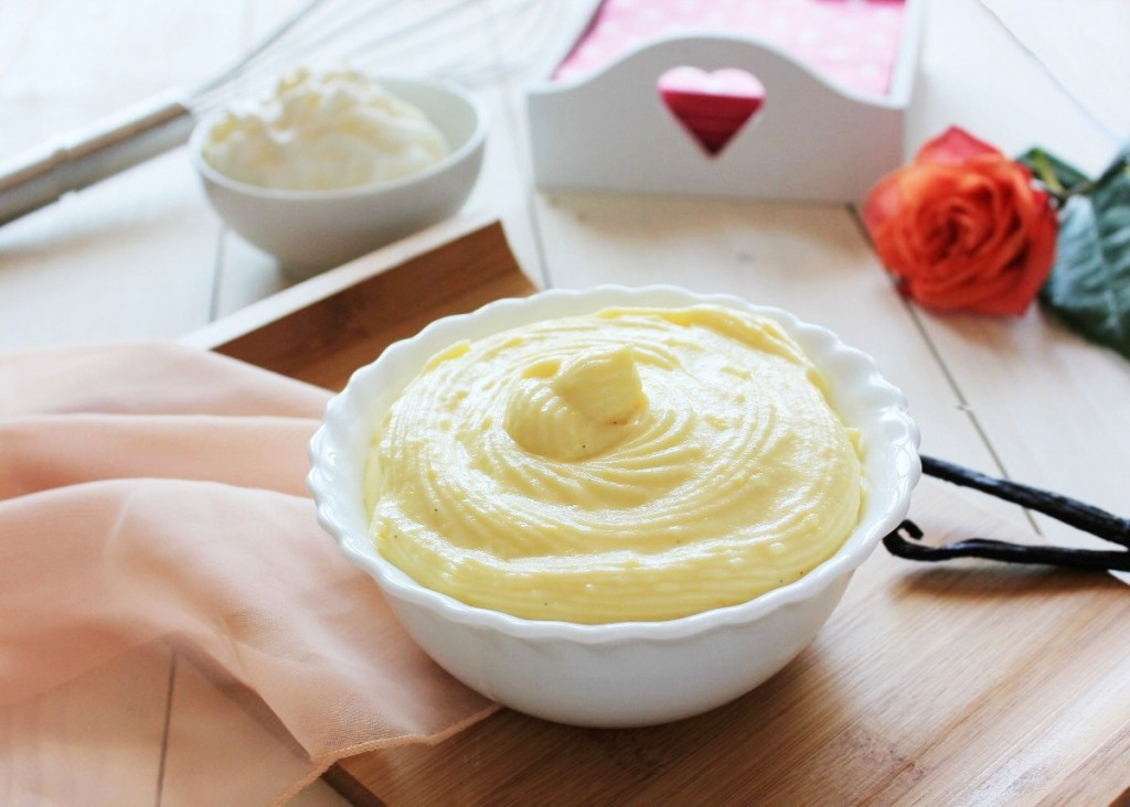 Crema chantilly (diplomatica) La crema chantilly o crema diplomatica è una delle creme più adatte a farcire le torte a base di pan di spagna, bignè e vari pasticcini.