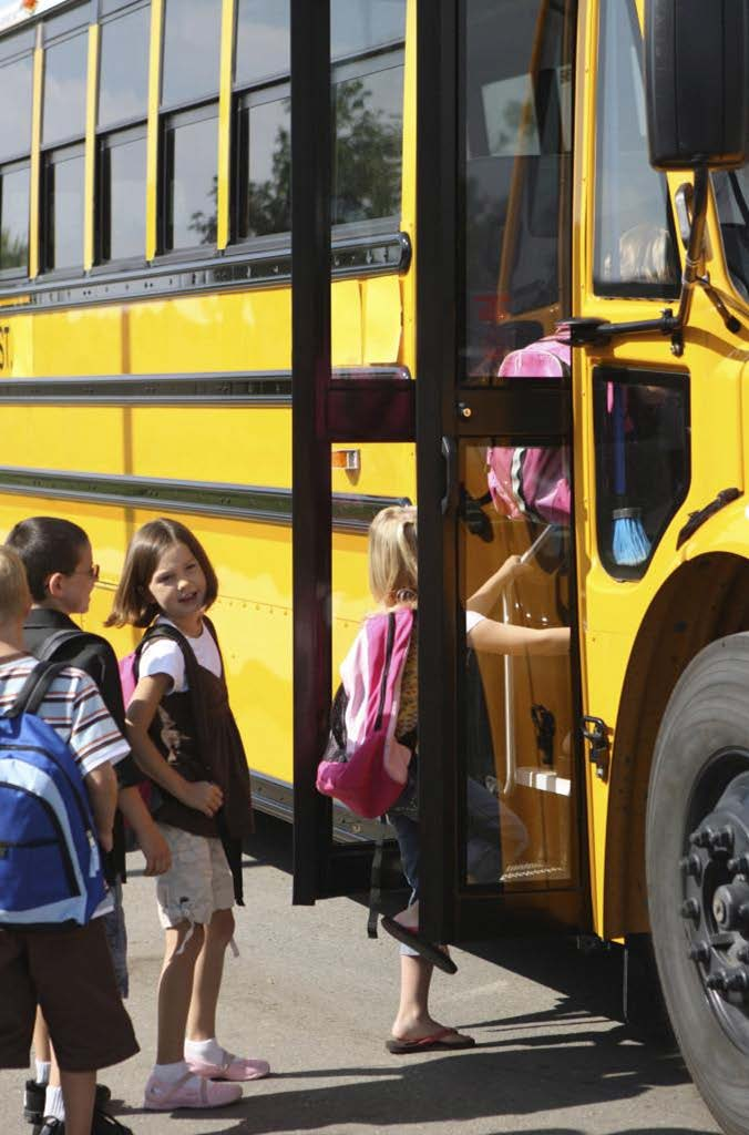MOBILITÀ SCOLASTICA Linee bus dedicate al trasporto scolastico: 19 linee, 250.798 km percorsi, 486 alunni.