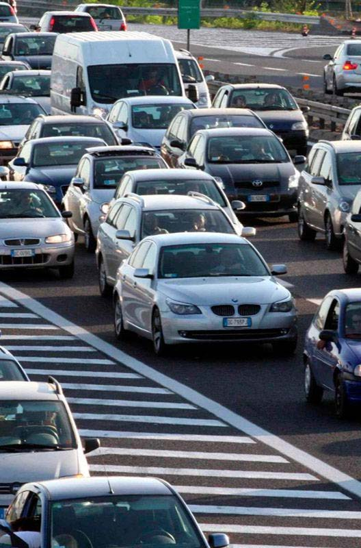 SISTEMA DEI TRASPORTI Tasso di motorizzazione elevato, superiore alla media regionale e nazionale 2015 maggiori sforamenti PM10 EURO5 e EURO6 in percentuale