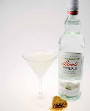 Before Dinner Cocktail DAiQUIRI 4,5 cl Rum chiaro 2,5 cl Succo di lime fresco 1,5 cl Sciroppo di zucchero Versare