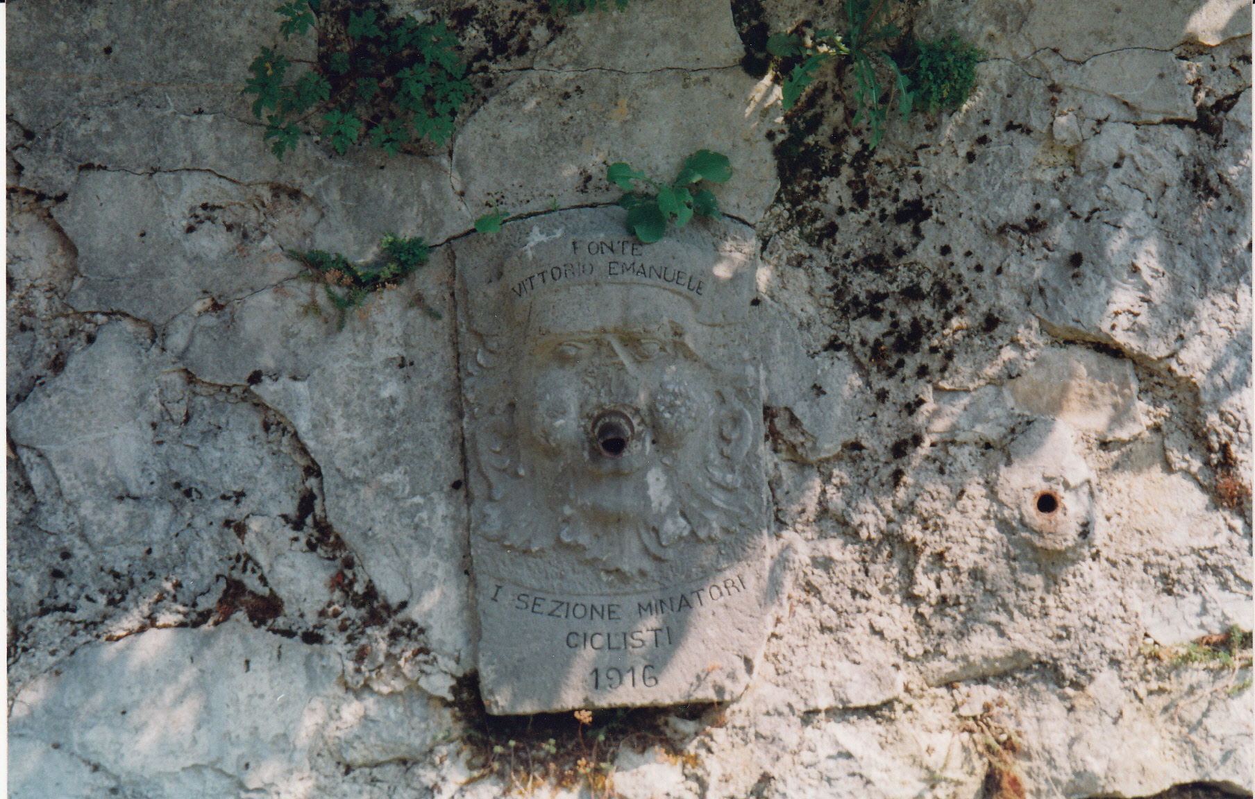 Conclusasi questa prima offensiva, le linee contrapposte si stabilizzarono lungo e/o al di là del corso dell Isonzo dove si ebbero, per le nostre truppe e per quelle del nemico, 29 mesi di aspra,