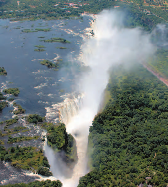 3 GIORNI - 2 NOTTI TOUR CON SERVIZI DI LINEA IN INGLESE Trasferimenti di linea dall aeroporto di Victoria Falls agli hotel e viceversa. Due pernottamenti con prima colazione.