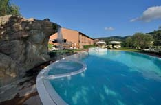 HOTEL LA MERIDIANA PERUGIA, UMBRIA A Perugia, nel cuore dell Umbria, lo stile metropolitano di Hotel La Meridiana giardino
