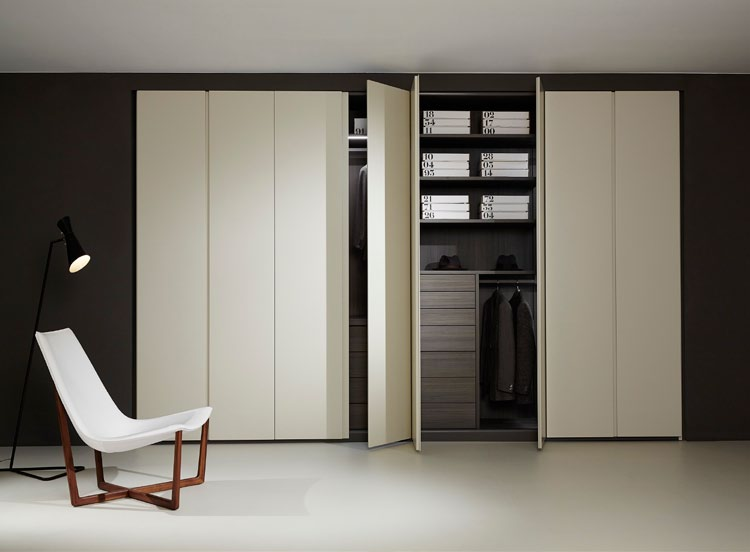 STORGE design Piero Lissoni + CRS Programma completo, progettato all insegna della razionalità e della funzionalità, Storage è in grado di contenere e di mostrare gli oggetti riposti, trasformandosi