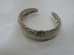 BR054 Bracciale ad anelli chiusura grossa 16,00 0 disponibile BR055 Bracciale ad anelli chiusura grossa silver 17,00 0