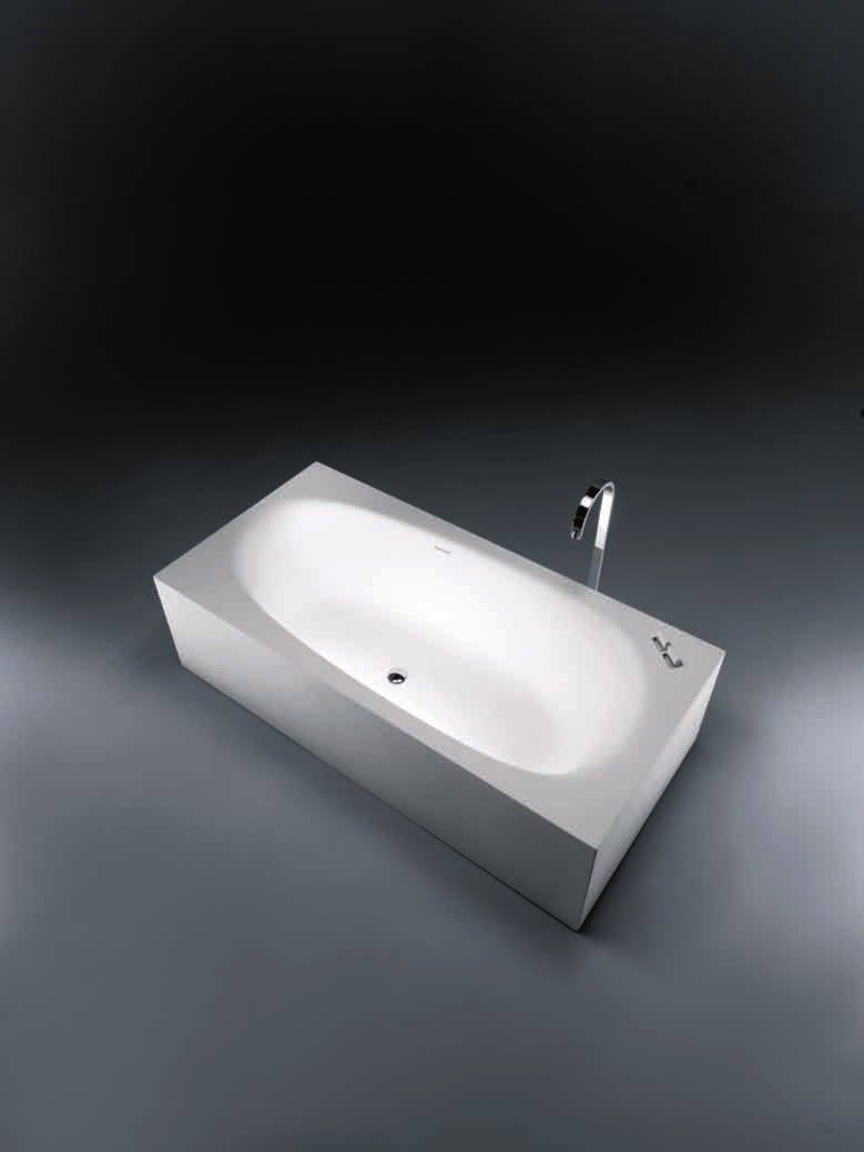 76 77 Vasca freestanding Shape, l equilibrio tra il rigore della forma esterna e la sinuosità dell interno che pare essere scavato naturalmente dall acqua.