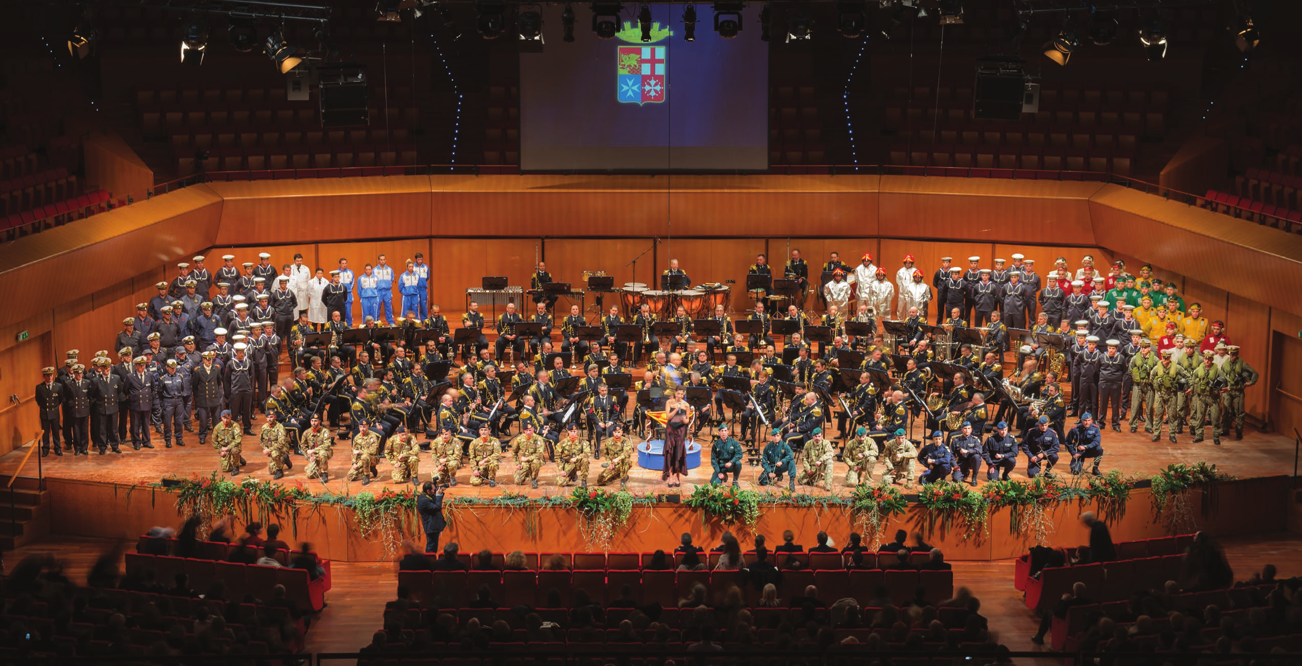 18 dicembre 2013 va in scena la solidarietà La Marina dedica una serata alla solidarietà attraverso una raccolta fondi a favore delle Fondazioni Onlus Bambino Gesù e Francesca Rava NPH Italia.