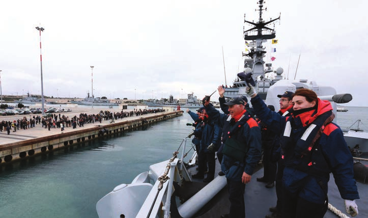 3 gennaio Un titanico incontro tra portaerei: l italiana Cavour ha infatti condotto un esercitazione con la statunitense Truman e la francese De Gaulle, presenti in zona con rispettivi gruppi navali,