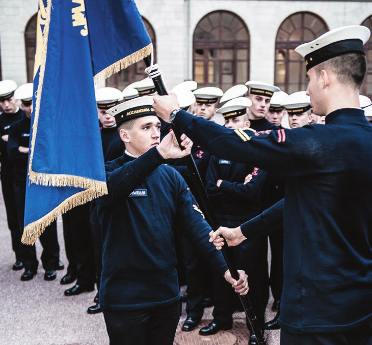 Marina: in che modo la disciplina farà parte del bagaglio del futuro Ufficiale? L Accademia Navale di Livorno rappresenta un punto di continuità fra passato e presente, fra tradizione ed innovazione.