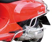 VESPA S PARAURTI ANTERIORE CROMATO CHROME-PLATED FRONT BUMPER 656104 ALLARME ELETTRONICO E-LUX ELECTRONIC ALARM E-LUX 602688M Paraurti parafango anteriore cromato. Con logo Vespa.