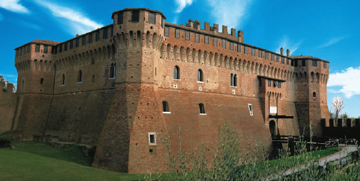 Gradara ore 18:00 partenza da Gradara per Pesaro (orario previsto arrivo a Piazzale Carducci 18:30) Costo a persona 18,00 (la visita si effettua con un minimo di 20 paganti) Nel costo della visita è