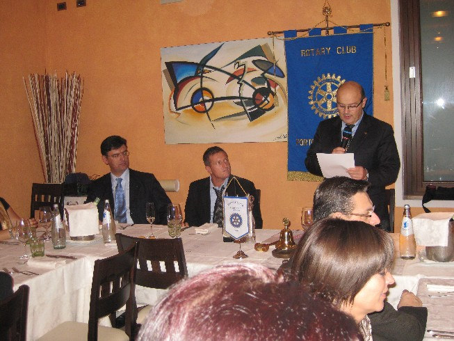 GIOVEDI 23 OTTOBRE 2008 CONVIVIALE presso il ristorante Zafferano La radio una passione e una professione Ospite e relatore Dott.