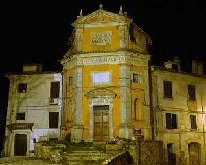 Parrocchiale di San Nicola di Bari, la Chiesa di S. Maria dei Raccomandati o il Conventino, la Chiesa di San Giacomo e poi il Santuario Mariano di Vallebona tutte appartenenti alla diocesi di Tivoli.