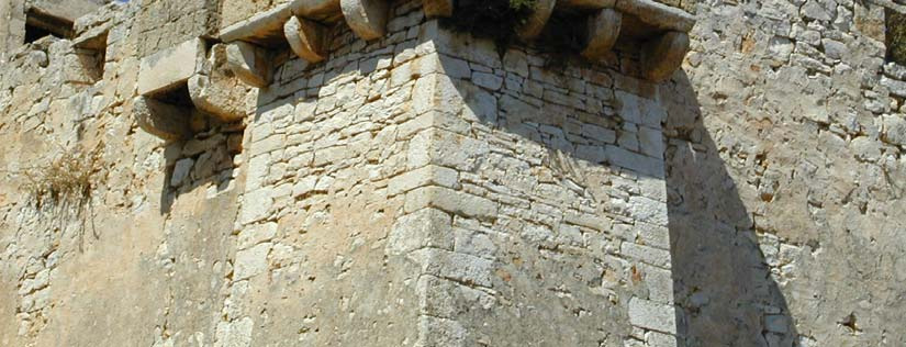 scorge Masseria Panicelli, interessante testimonianza di architettura fortificata.