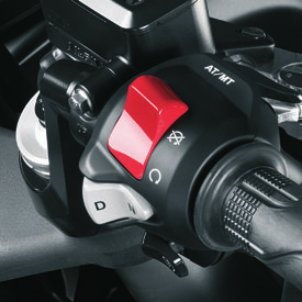 In più, nella gamma degli accessori originali Honda, è disponibile il comando a pedale, per chi vuole sfruttare la velocità del cambio DCT con le stesse sensazioni della cambiata tradizionale*.