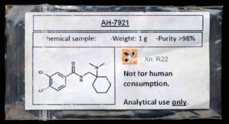 La molecola AH-7921 viene riportato essere stata identificata in un prodotto acquistato in Giappone attraverso Internet, contenente anche un cannabinoide sintetico. Uchiyama N. et al.