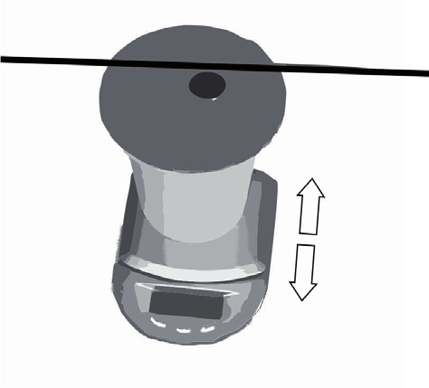 Si può iniziare ponendo il magnete al di sotto del conduttore, a pochi centimetri di distanza e in posizione centrale in modo da leggere un valore prossimo a zero.