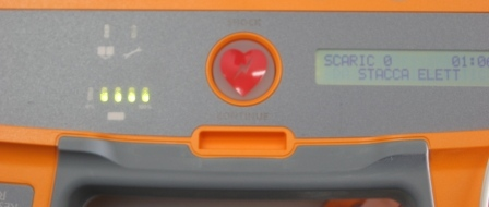 Indicatore di Manutenzione Il LED Manutenzione si illumina quando il defibrillatore richiede delle