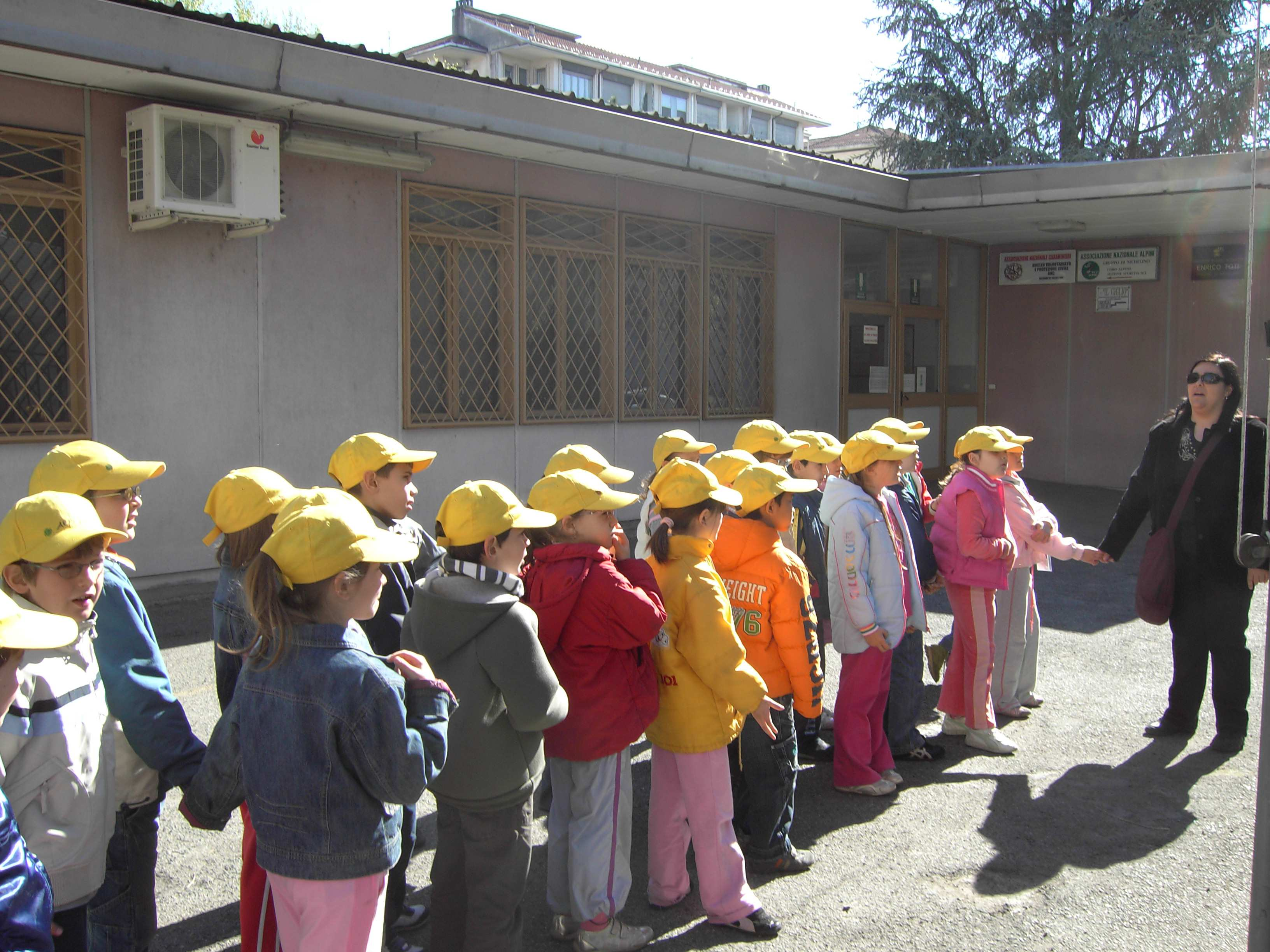 Abbiamo infine pensato di andare a visitare i luoghi della vecchia scuola, visto che ci sono ancora.