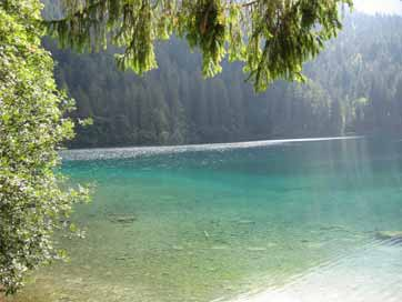 A tal proposito si può citare una interessante dichiarazione di un operatore: Se lavorano tre mesi i rifugi in quota, perché a Campiglio si lavora solo in agosto?