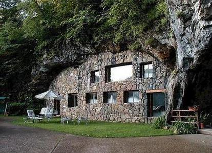 ХОТЕЛ ПЕЋИНА Beckham Creek Cave Haven смештен је у нетакнутој дивљини