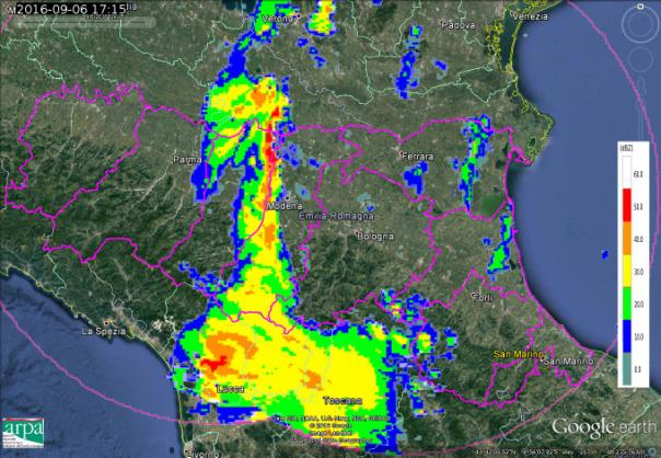 Figura 7. Mappe di riflettività del 06/09/2016 alle 16:00 UTC (a sinistra) ed alle 16:20 UTC (a destra).