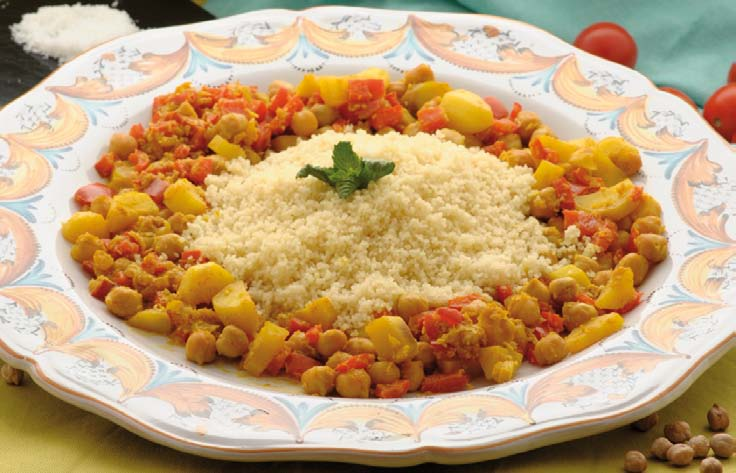 {martedì} Curry di verdure con cous cous Ingredienti per 6 persone 200 g di cous cous precotto / 3 peperoni rossi / 2 cipolle / 200 g di ceci lessati / Un peperoncino rosso / Uno spicchio di aglio /