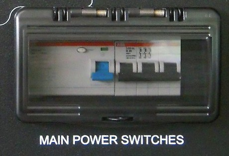 alta temperatura del motore Generatore : sovra\sotto tensione, sovraccarico, sovra\sotto frequenza, mancato avviamento, sovra\sotto