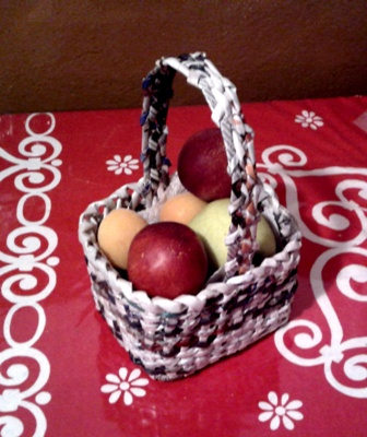 1.2 Basket of clothes pegs, and with mould 1.