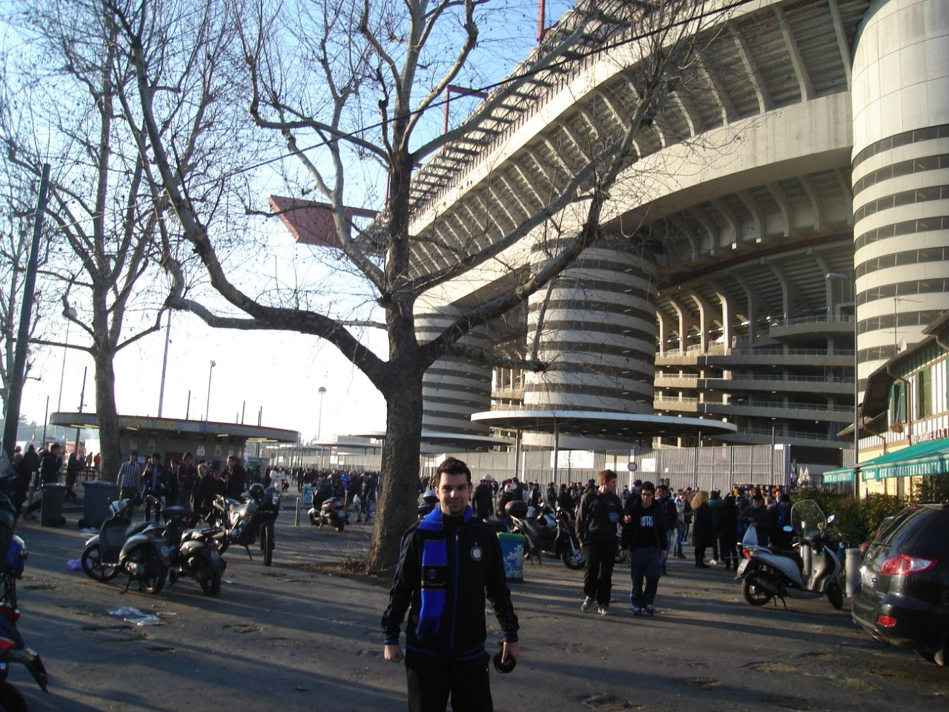 Pe timpul celor patru luni am asistat la numeroase meciuri de fotbal ale echipei locale Internazionale Milano la Stadionul Giuseppe Meazza, San Siro.