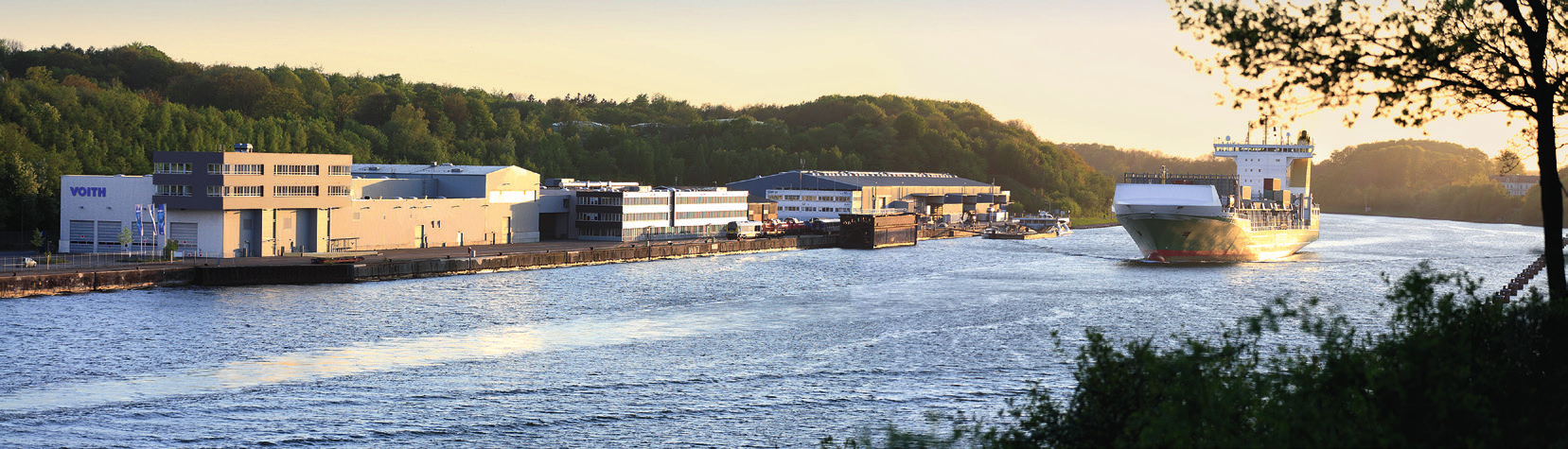 Voith Turbo Lokomotivtechnik Dal 25 Voith unisce la competenza nella tecnica delle locomotive, dall'engineering alla produzione e all'assistenza, nella città di Kiel.