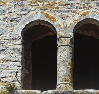 Sv. Lovreč Od 10. stoljeća sv. Lovreč je sjedište feuda porečkog biskupa a prvi pisani naziv mjesta nalazimo 1177. godine u ispravi pape aleksandra III.