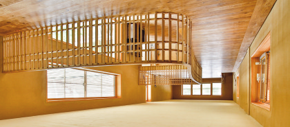 8 _materiali Oltre al legno utilizzato per la struttura portante e il rivestimento esterno, la casa di Grafenegg per una grande famiglia è caratterizzata da un utilizzo massiccio di materiali