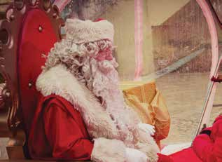 Fashionable Christmas al Città Sant Angelo Village Babbo Natale e la sua simpatica combriccola di fatine, elfi, folletti e gnomi, tornano al Village a bordo di una slitta fiammeggiante.