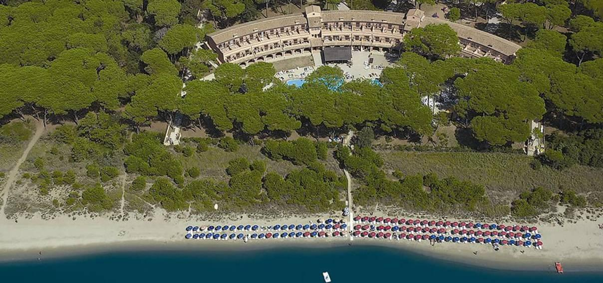 ARRIVO ALLA STRUTTURA Il Corte dei Tusci Villaggio Club si trova nel Golfo di Follonica, in provincia di Grosseto, a c.a. 3 km dal centro di Follonica.