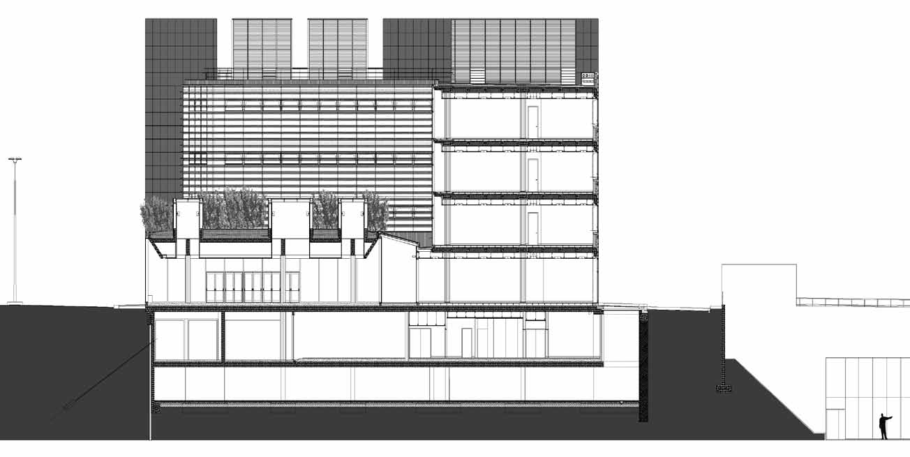 che ne sottolineano una percezione in profondità attraverso la verticalità degli elementi architettonici che scandiscono la parte affacciata su viale Sarca.