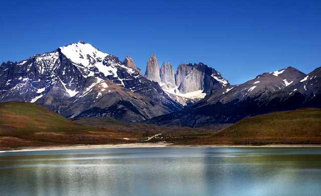 Giorno 13 / Escursione alla Laguna Verde o al Mirador Toro Escursione che in giornata (6 ore di cammino per 12 km circa) ci permetterà di scoprire il settore centrale del Parco raggiungendo la Laguna