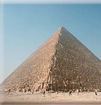 Prima piramide costruita per il faraone Djoser: ha sei gradoni sovrapposti, la