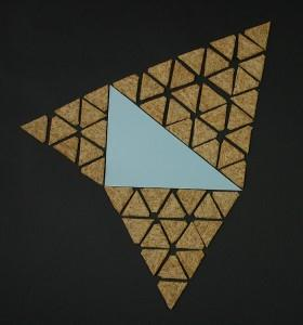 A T3 =A T1 +A T2 Vice versa, poiché una triangolo equilatero, il cui lato sia un multiplo (intero) di una grandezza u, può essere ricoperto, senza sovrapposizione, da un numero finito di triangoli