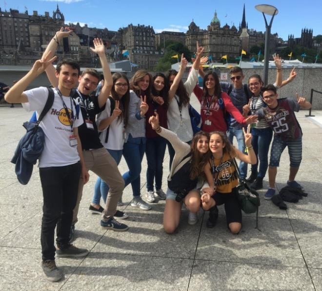 Scopri il maestoso castello di Edimburgo che domina l orizzonte del panorama