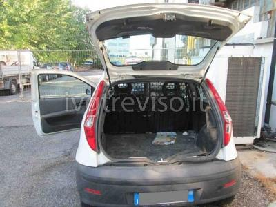 Autoveicoli e cicli - Autocarro Fiat Punto Van, targato CN 651 LC, anno.