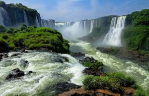 ammirare il magnetismo sensuale del tango; la terra dei ghiacciai perenni fino al Ghiacciaio del Perito Moreno, all interno del Parco Nazionale Los Glaciares, dichiarato Patrimonio dell Umanità dall