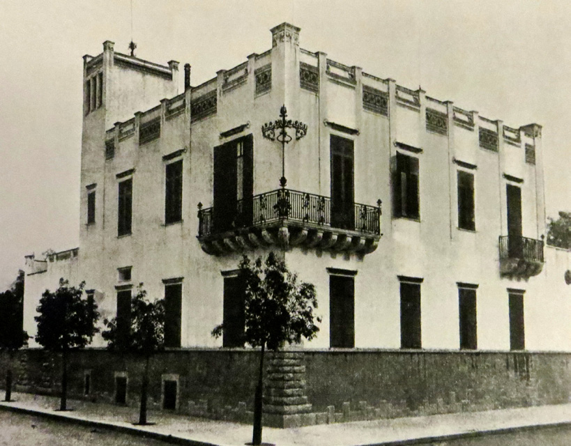 GIUSEPPE SOMMARUGA (1867-1917) Trieste Liberty Da Palazzo Viviani Giberti (1906-1907) alle palazzine di Depaoli Foto, cartoline, planimetrie e prospetti e documenti vari del Palazzo Viviani.