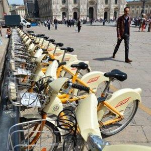 Sono 700mila gli italiani con la tessera del car sharing Dal primo Rapporto nazionale sulla sharing mobility emerge la velocità della crescita e l'allargamento dell'offerta: ci sono scooter, mezzi