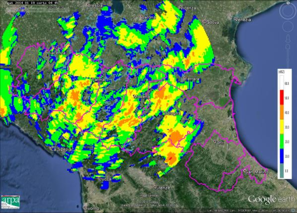 Figura 24: Mappe di riflettività del 19/01/2014 alle 00:30 UTC (a sinistra) ed alle 01:15 UTC (a