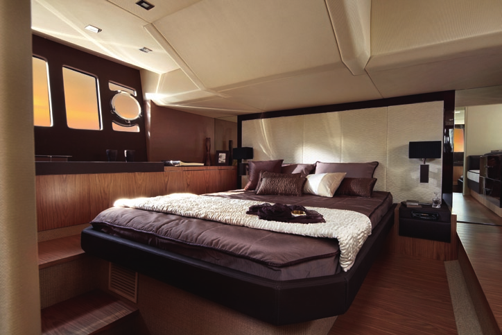 The master cabin has been designed to provide the most demanding levels of refinement for the owner: wardrobes with integrated drawers, a chaise lounge by the large window, the feeling of wood and